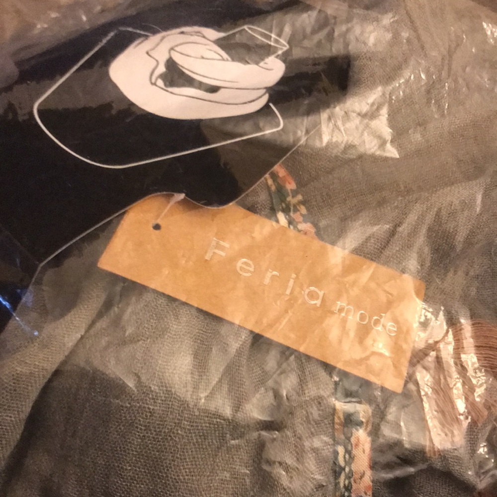 NWT Thin Infinity Scarf 🧣 - Picture 5 of 5